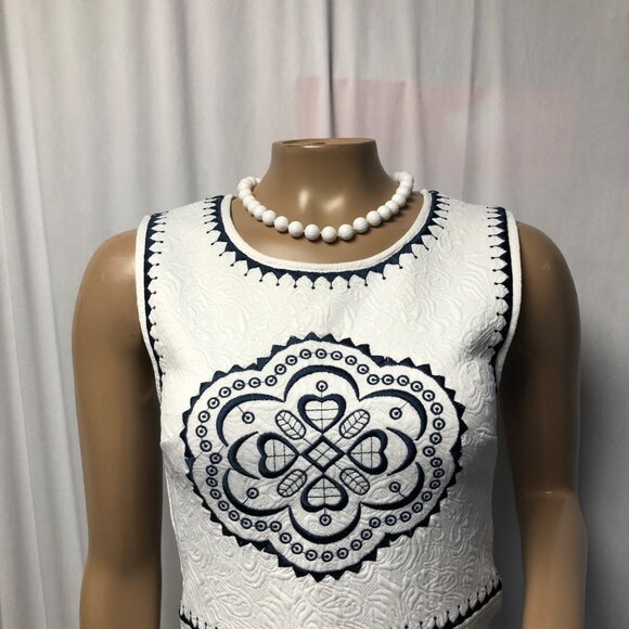Alya Dress Womens Size XS Textured White Navy Embroidered Skater Fit Flare Mini - Picture 2 of 10